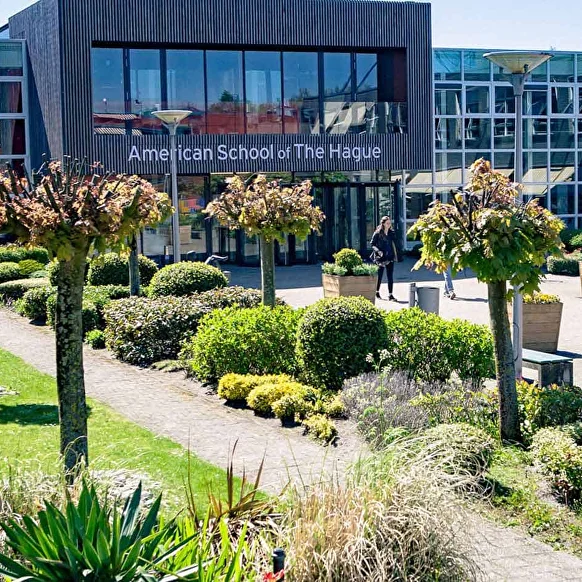 Кампус American School of The Hague